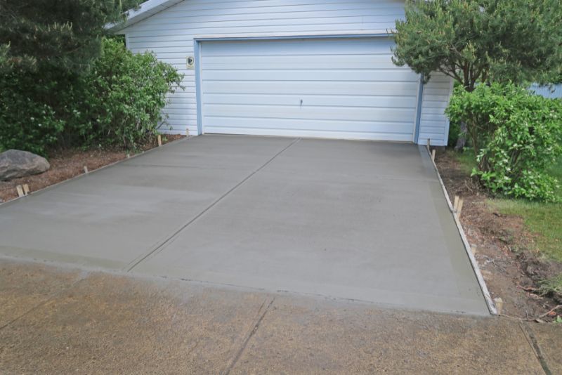 driveway wet concrete